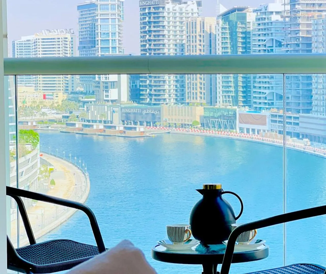 Apartment Modern 1Bhk Unit With Canal View Dubai