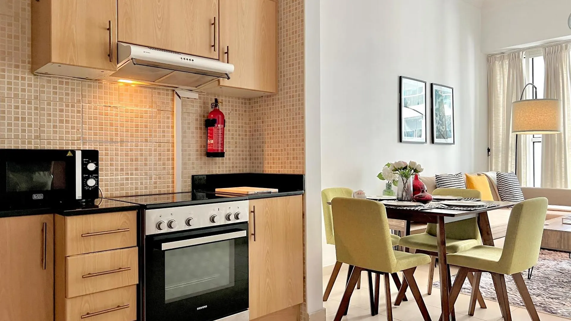 Modern 1Bhk Unit With Canal View Dubai United Arab Emirates