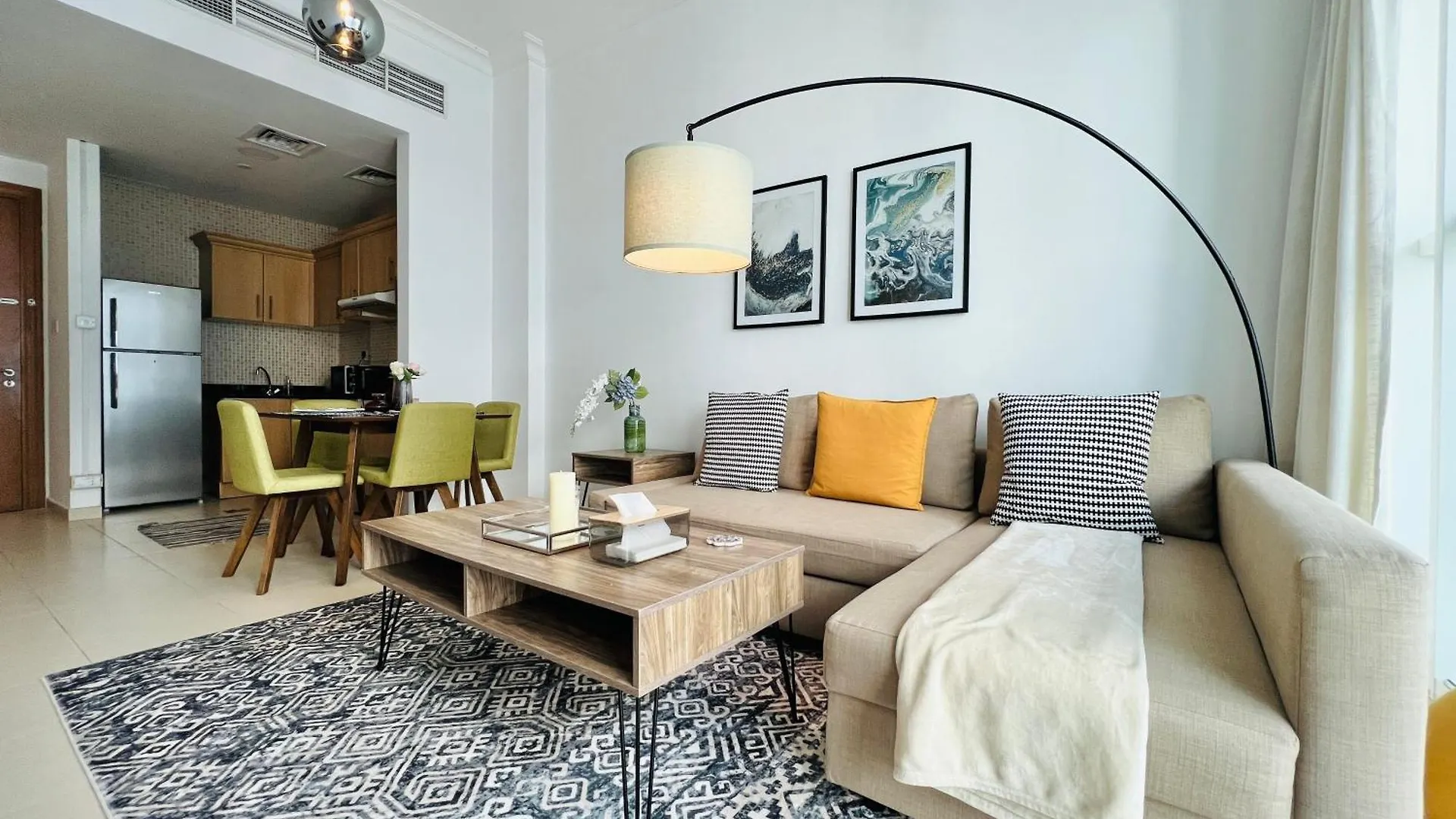 Modern 1Bhk Unit With Canal View Dubai